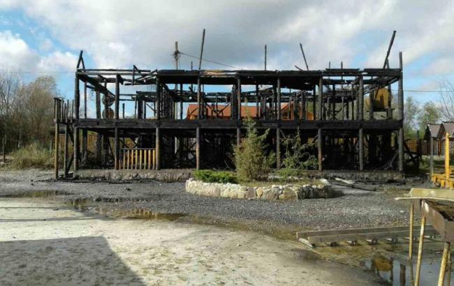 В Закарпатской области произошел пожар на базе отдыха