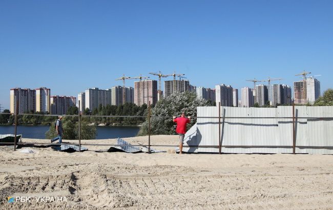 Киеврада разорвала договора со скандальным застройщиком Осокорков