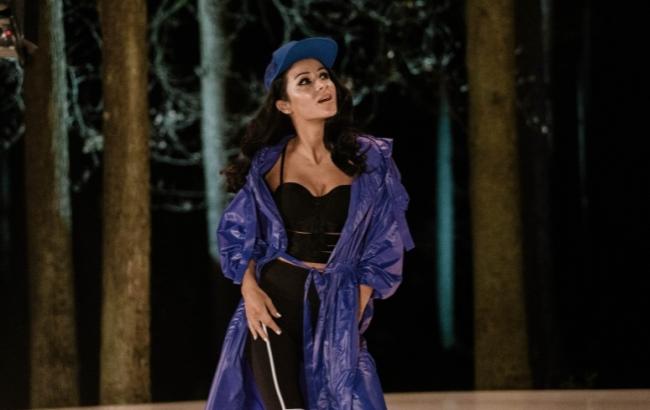 Злата Огневич влаштувала дискотеку в нічному лісі