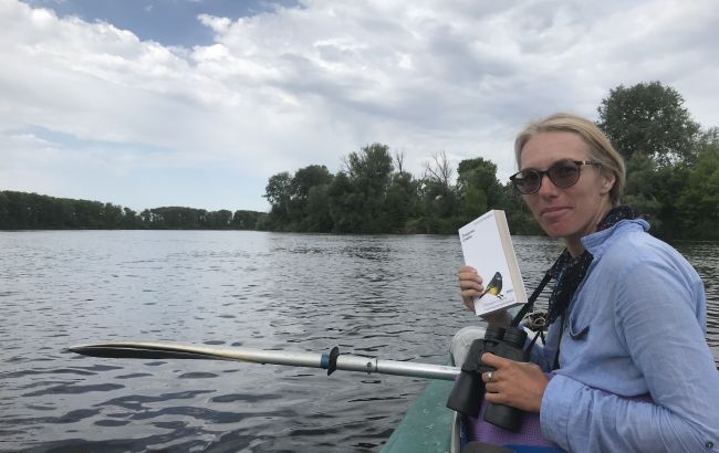 Куда исчезают воробьи, как мстят вороны и почему попугаи матерятся: интервью с орнитологом