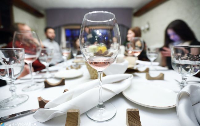 Украинцы назвали самые популярные подарки к 8 марта