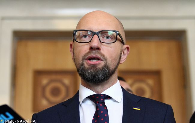 Яценюк порадив Шмигалю здешевити кредити і зупинити імпорт російського струму