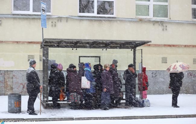 Синоптики попередили українців про сніг та ожеледицю завтра