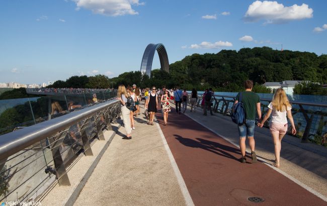 Украинцы назвали главные гендерные роли женщин и мужчин