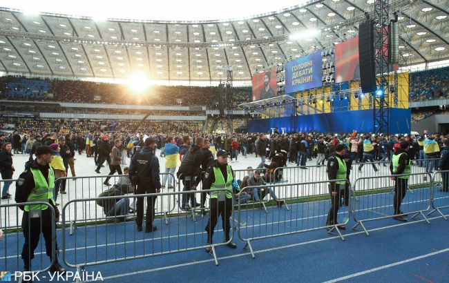 Газон НСК "Олимпийский" к матчу "Динамо" - "Шахтер" не пострадал