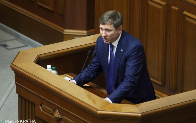 Шахов: бездействие правительства сделало из украинцев "нацию заробитчан"