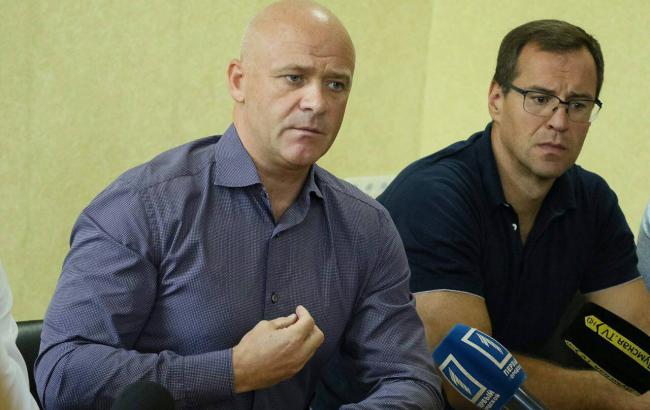 Пожар в лагере в Одессе: Труханов встретился с родителями детей