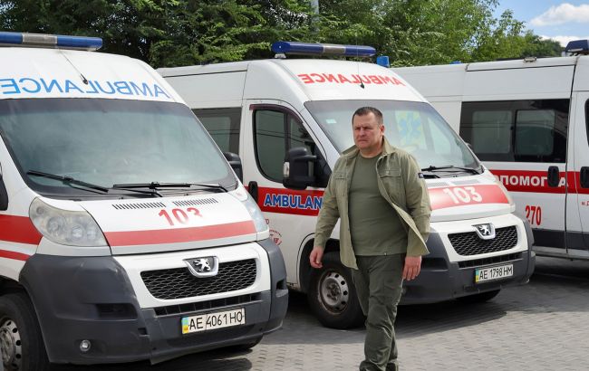 Дніпро передав 80 "швидких" для фронту і деокупованих територій, - Філатов