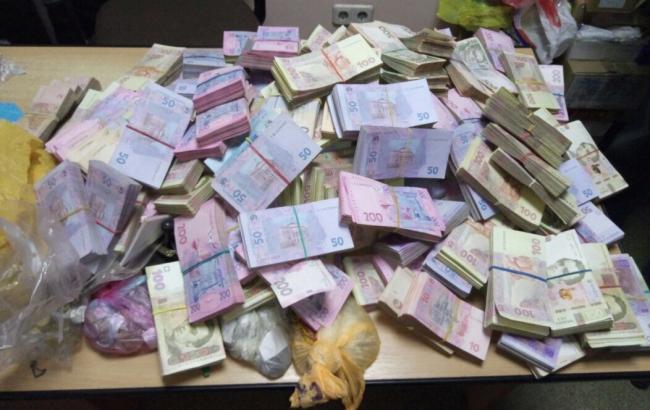 Правоохранители прекратили деятельность конвертационного центра с оборотом более 200 млн гривен