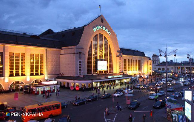 Украина переходит на летнее время: УЗ изменила график поездов