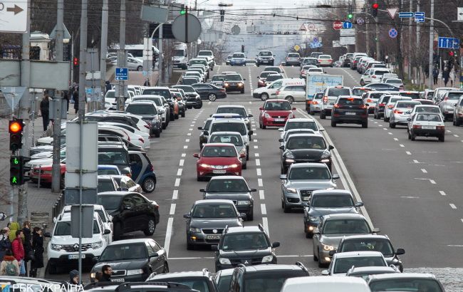 В Киеве образовались многочисленные пробки