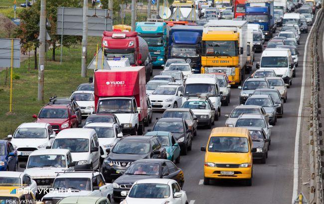 Цены на бензин возобновили рост, автогаз дешевеет