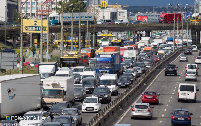 Цены на бензин растут, автогаз дешевеет на АЗС