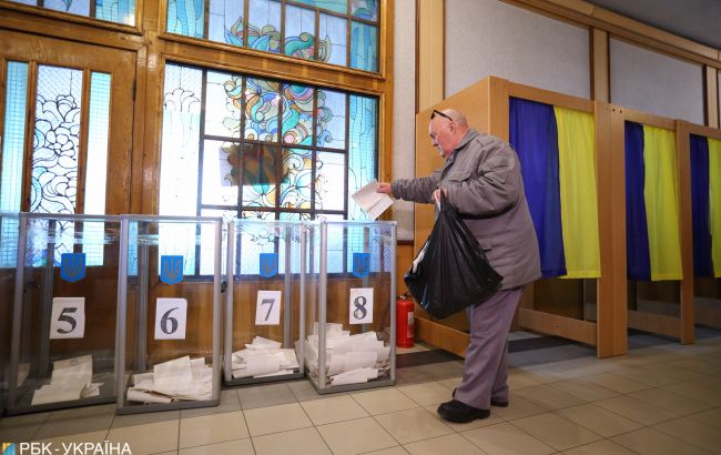 Социологи обнародовали еще один рейтинг партий перед выборами