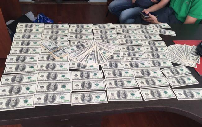 В Киеве будут судить чиновника ГФС за взятку в 20 тыс. долларов