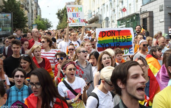 Для чутливих тем. В Україні створять словник "небажаної" лексики