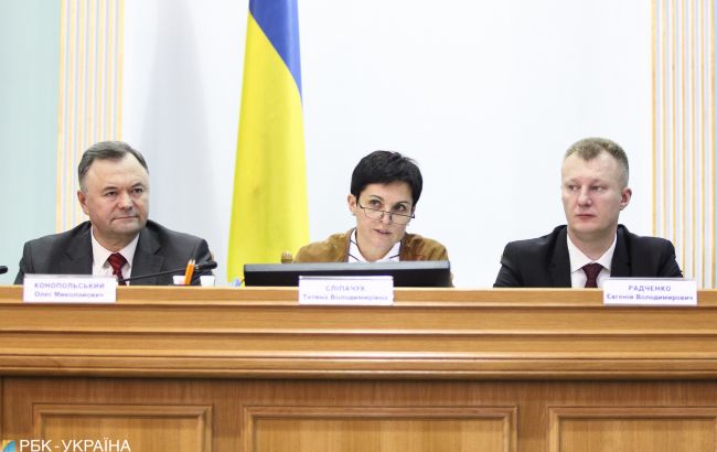 ЦВК прийняла протоколи з "мокрими печатками" від ще двох ОВК
