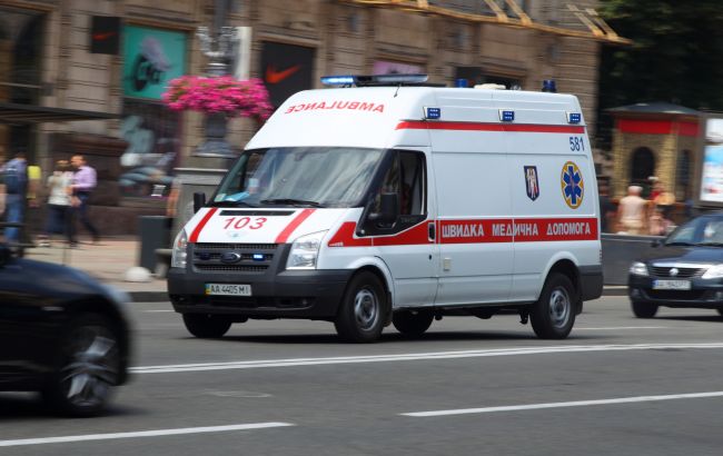 Скільки заплатить водій, якщо не пропустить швидку й чи заберуть у нього права