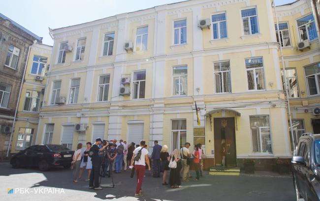 Судам доверяют около 10% украинцев