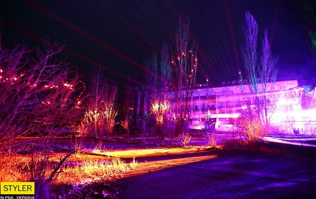 Припять засияла огнями: в Зоне отчуждения активировали ARTEFACT