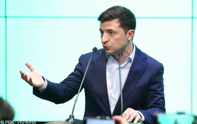 Зеленский призвал Кабмин уйти в отставку