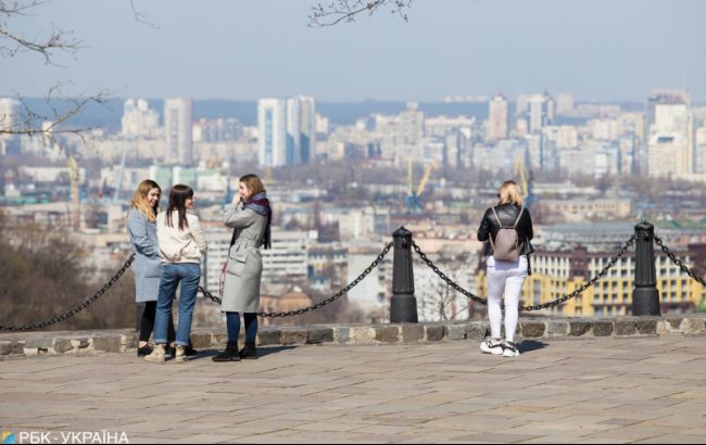 В половине областей дожди, днем до +18: погода на сегодня
