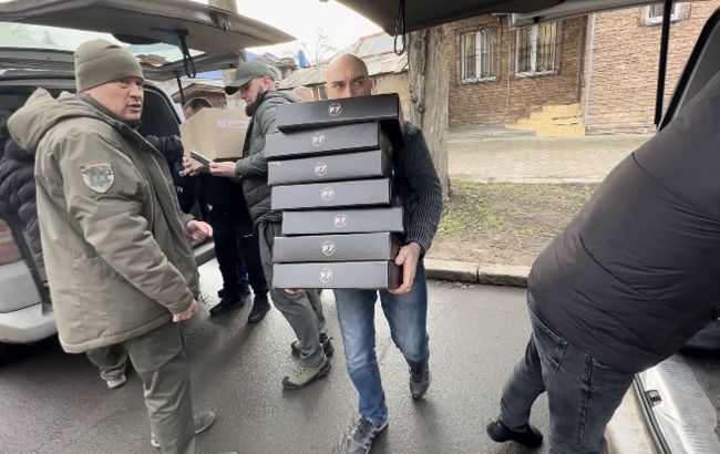 "Українська команда" передала дрони для захисників на південному напрямку