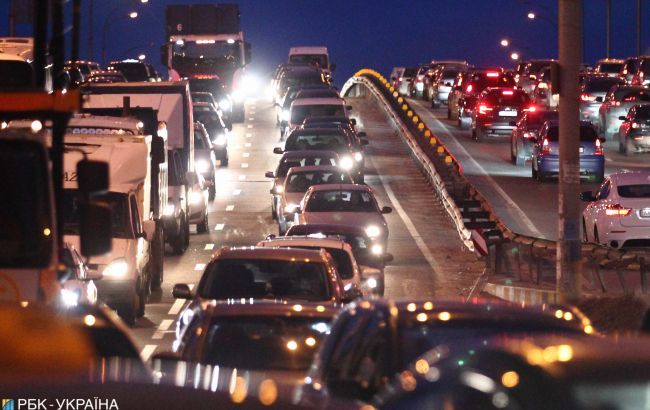 Вечером в Киеве образовались пробки