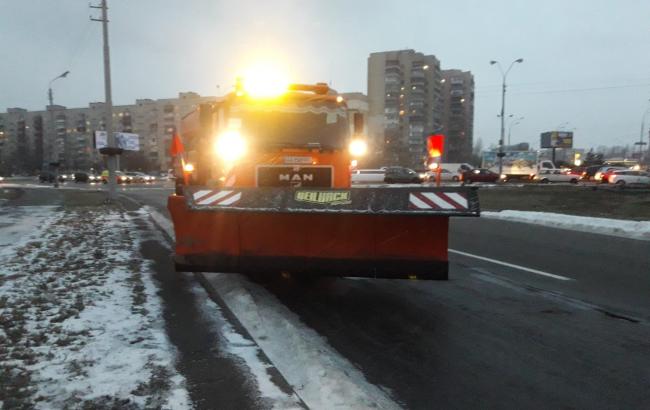 Спецтехника &rdquo;Киевавтодора&rdquo; расположена на исходных позициях в связи с прогнозируемым снегом