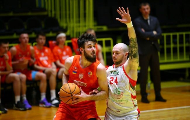 Баскетбольна федерація проведе чемпіонат України в трьох дивізіонах