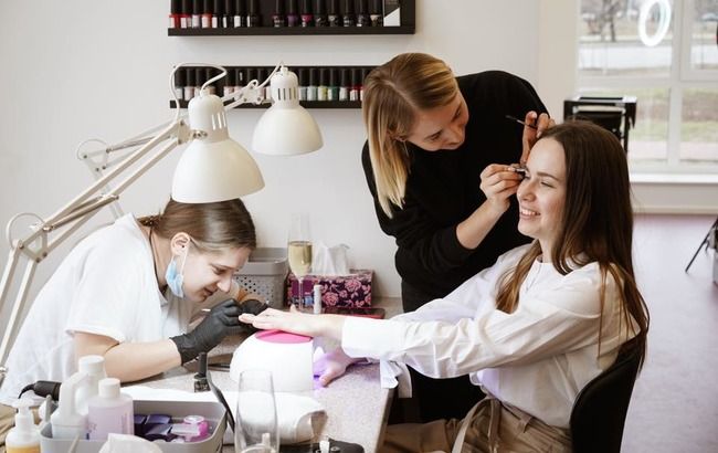 Красота по-украински: как салоны и барберы готовятся принимать клиентов после карантина