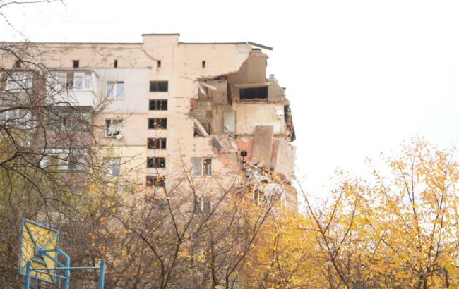 Вибух у багатоповерхівці в Хмельницькому: розглядаються різні версії події