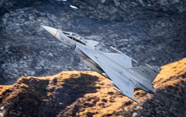 У ЗСУ з'являться "грифони": на що здатні Gripen, які отримає Україна