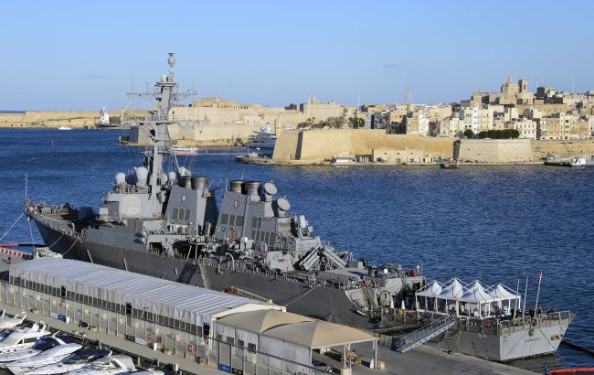 Корабель США перехопив кілька ракет біля узбережжя Ємену, - CNN