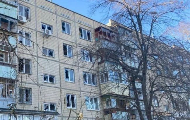Росіяни вдарили по п&rsquo;ятиповерхівці у Нікополі: є загиблий та постраждалі