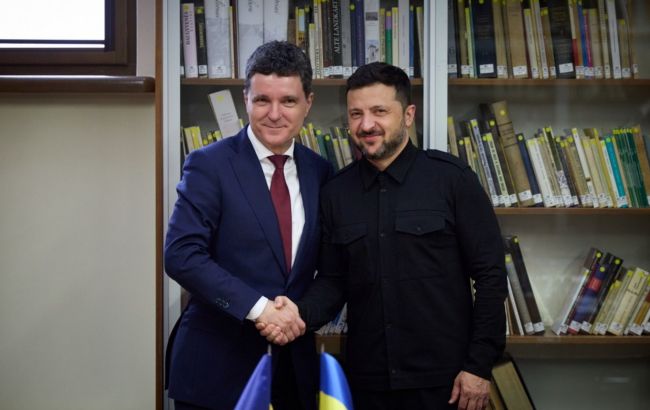 Зеленський анонсував візит нового президента Румунії в Україну