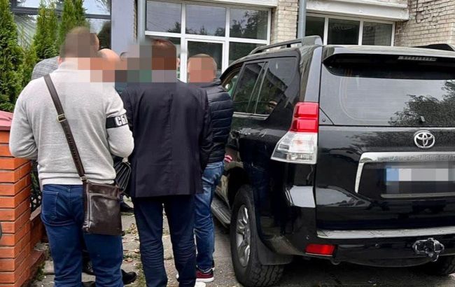 На Волині чиновника ОВА підозрюють у хабарництві