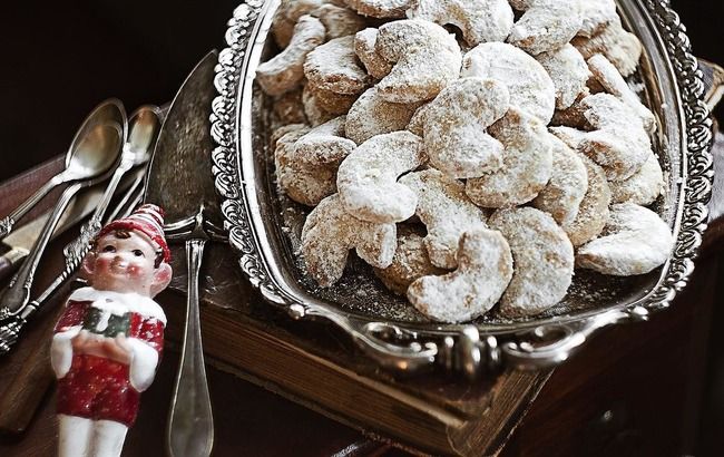 К кофе и чаю: ванильные рогалики с орехами