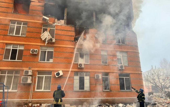 Ракетка атака по Одесі: у поліції показали перші кадри після удару РФ по багатоповерхівці