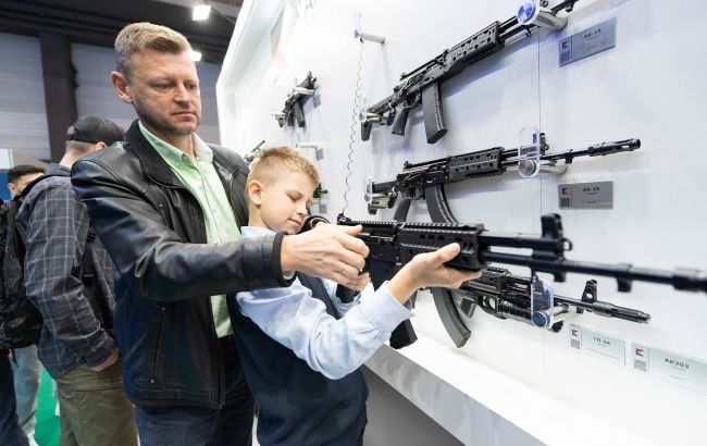 В России "Калашников" нанимает школьников на "летнюю подработку"