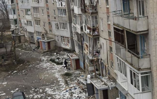 Військові РФ обстріляли центр окупованої Каховки (відео)