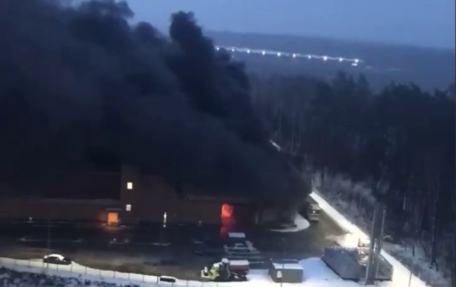 У Росії чергова пожежа. У Підмосков'ї спалахнув ТЦ (відео)