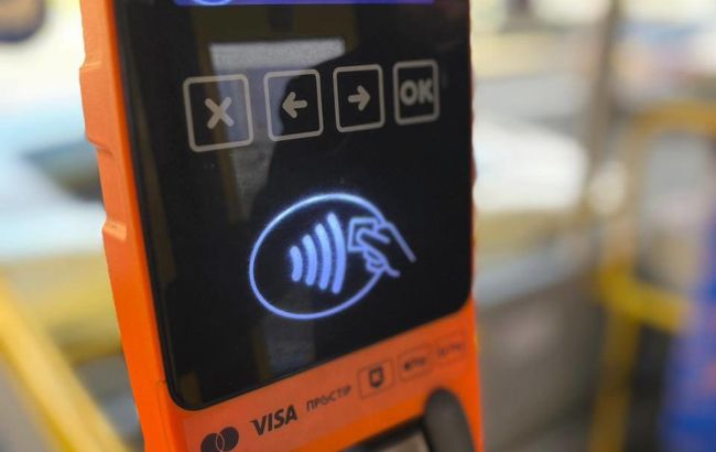 В транспорті Києва запустили оплату карткою: на яких маршрутах