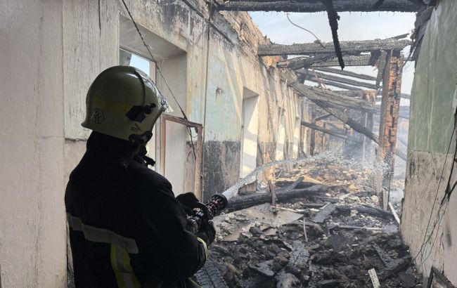 Росія завдала удару по Кропивницькому, пошкоджено техніку ДСНС (фото)