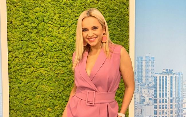 Просто космос: Лилия Ребрик покорила "небесным" образом в костюме за 400 евро