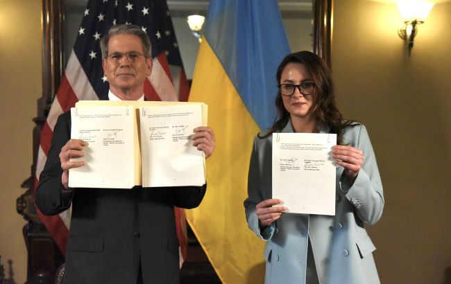Україна та США підписали одразу три документи за угодою про надра, - Politico