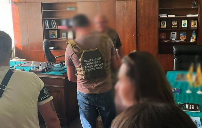 Підозрюють у незаконному збагаченні. У дніпропетровського воєнкома провели обшуки