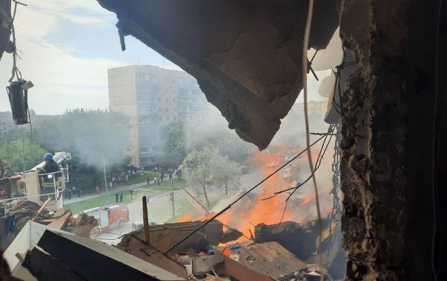 На місці обстрілу багатоповерхівки в Кривому Розі трапився обвал: відео