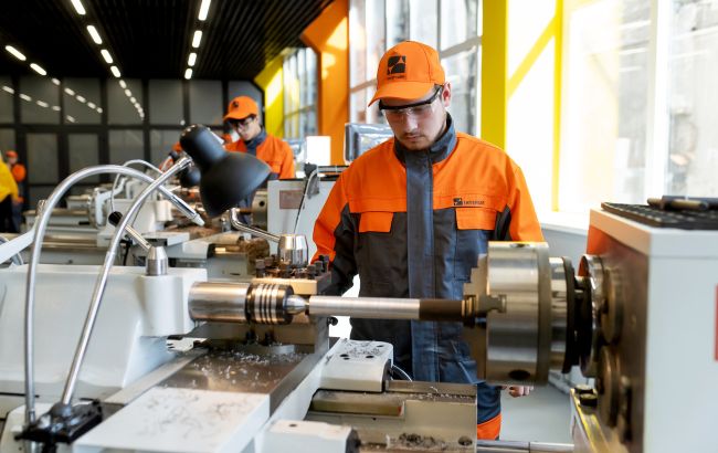 "Интерпайп" Пинчука модернизирует профессиональное образование: что известно о новом проекте