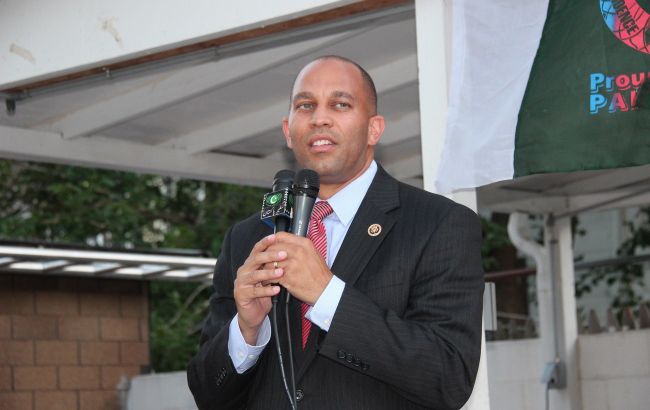 Замінить Пелосі. Демократи обрали нового голову фракції у Палаті представників США